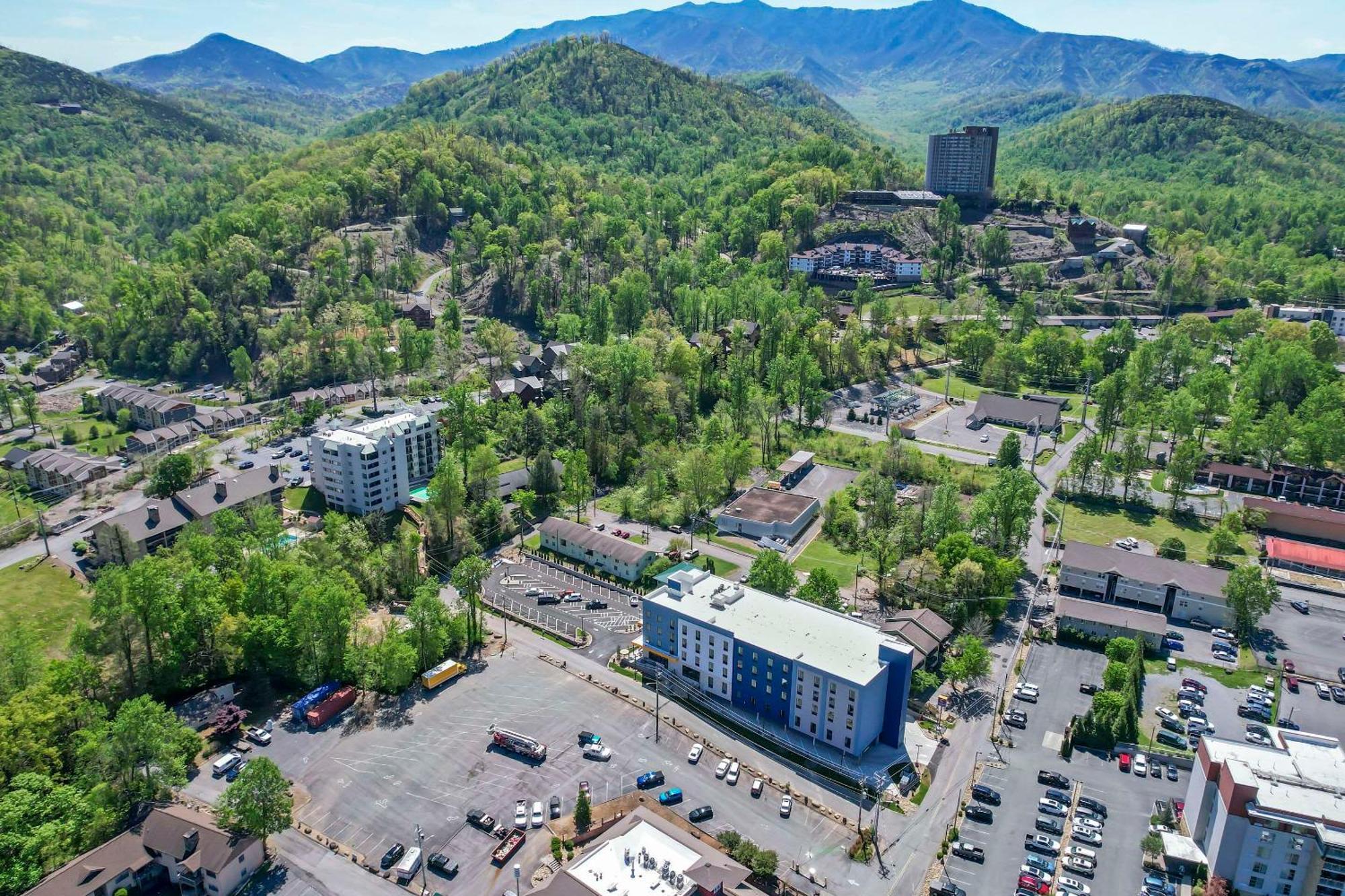 Comfort Suites Gatlinburg Downtown-Convention Center Exterior photo