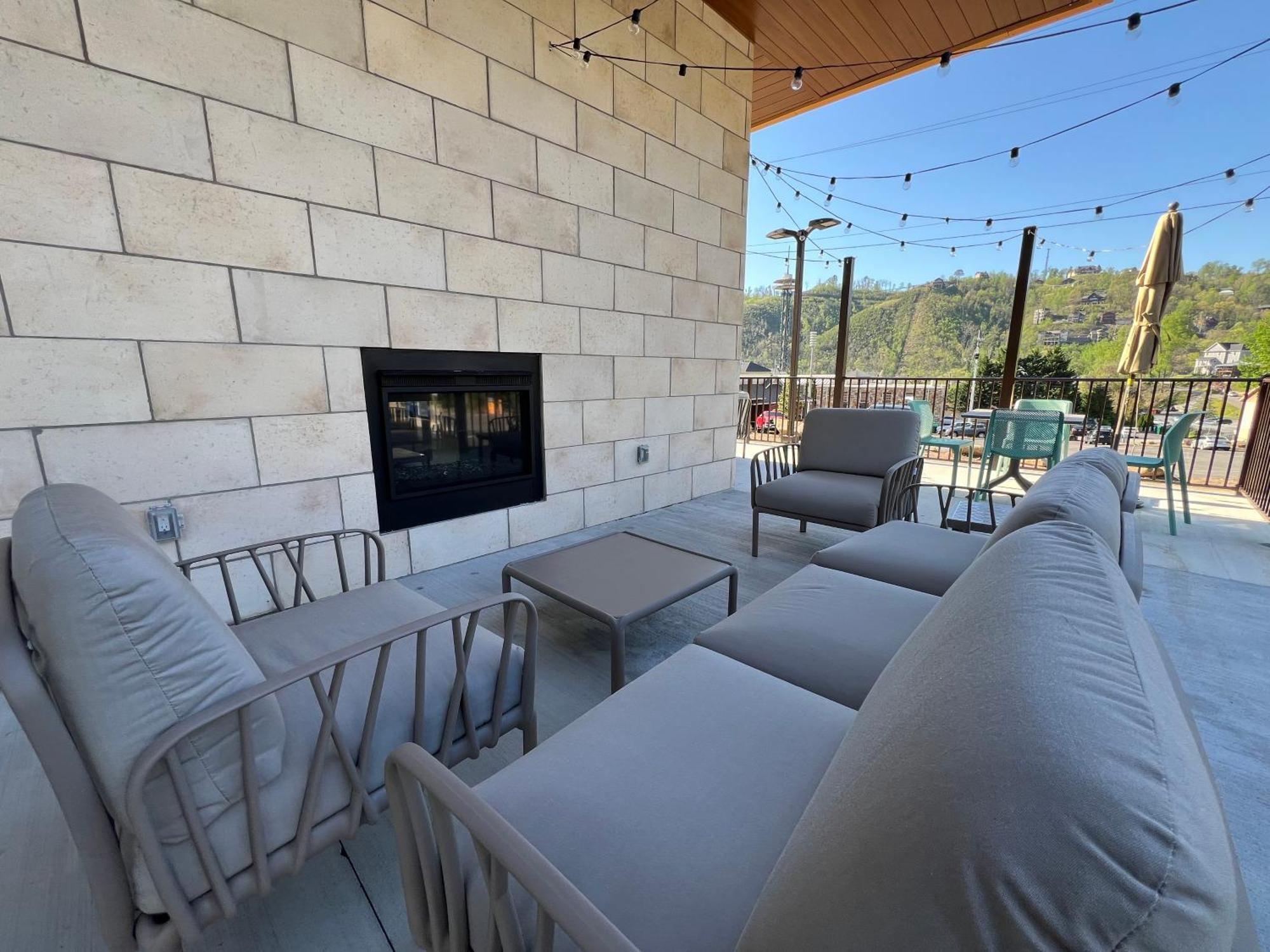 Comfort Suites Gatlinburg Downtown-Convention Center Exterior photo